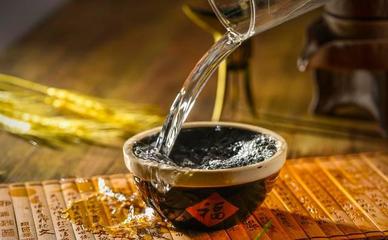 &ldquo;兰陵美酒郁金香,玉碗盛来琥珀光&rdquo;:漫谈中国千年酒文化